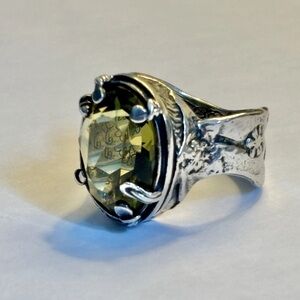 Retired Silpada Sterling Olivine Swarovski Crystal Sculpted Ring R1883 Size 9